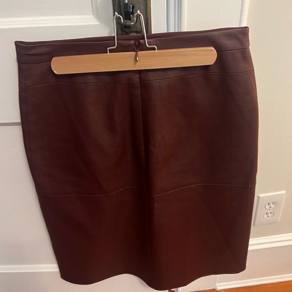 BCBG Maxazria Leather skirt - Picture 5 of 10